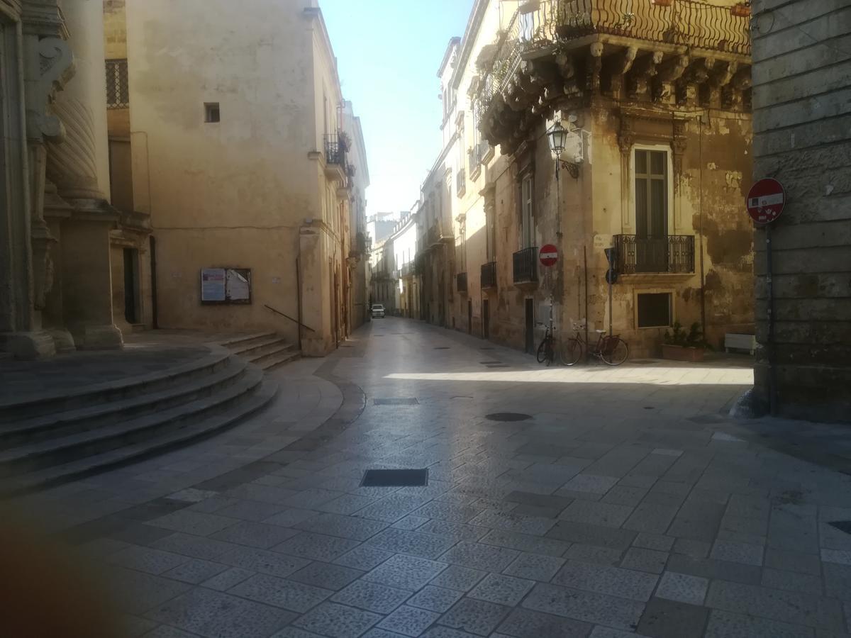 Dimora Dell'Artista Bed & Breakfast Lecce Exterior photo