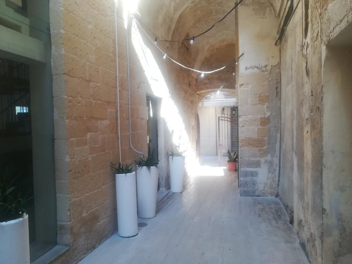 Dimora Dell'Artista Bed & Breakfast Lecce Exterior photo