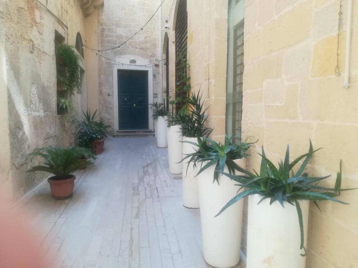 Dimora Dell'Artista Bed & Breakfast Lecce Exterior photo